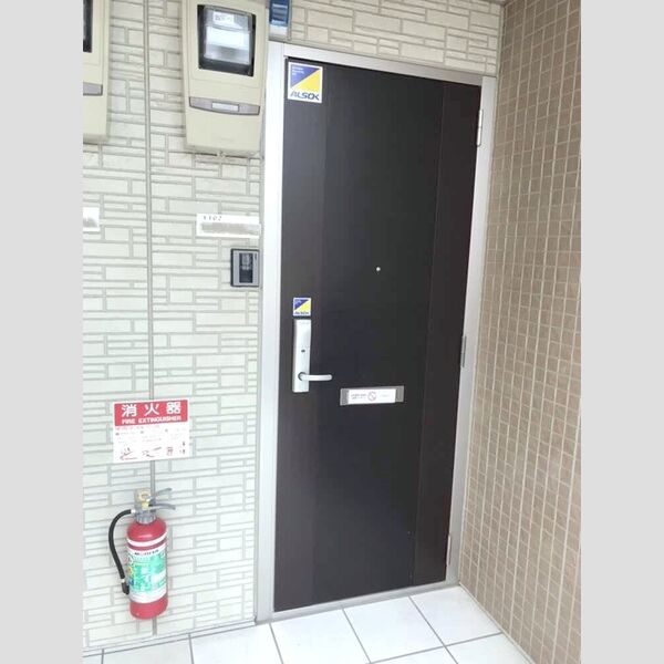 エントランス (エントランス)