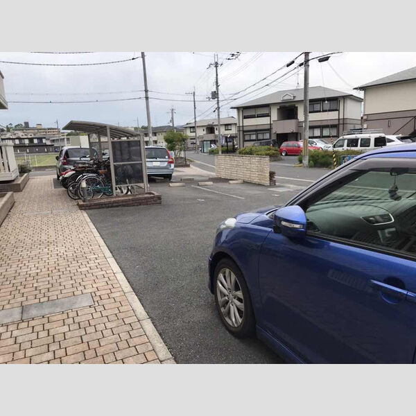 駐車場 (駐車場)