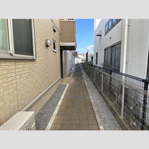 現地周辺 (ロビー)