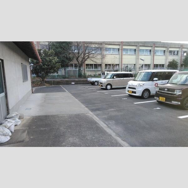 駐車場 (駐車場)