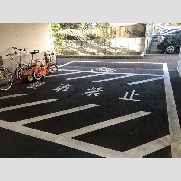 現地周辺 (駐輪場)