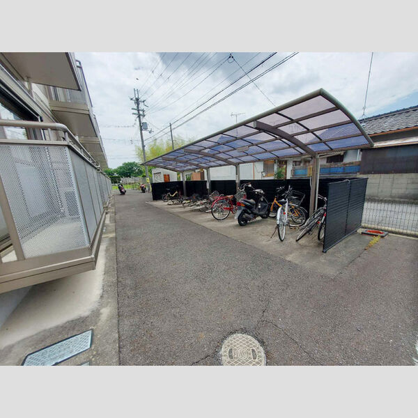 駐車場 (駐輪場)