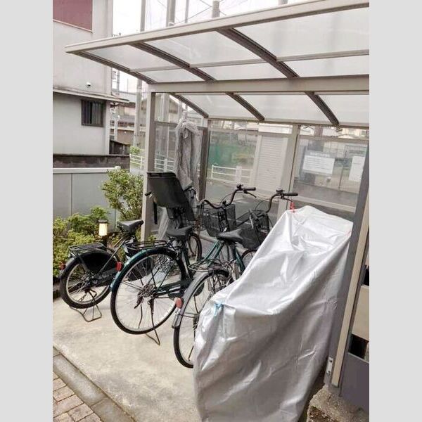 現地周辺 (駐輪場)
