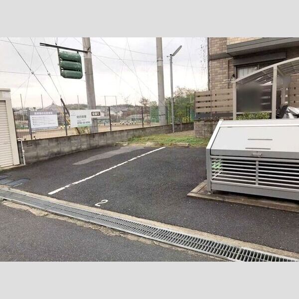 駐車場 (駐車場)