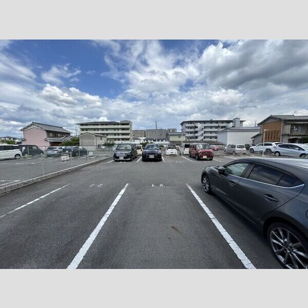 駐車場 (駐車場)