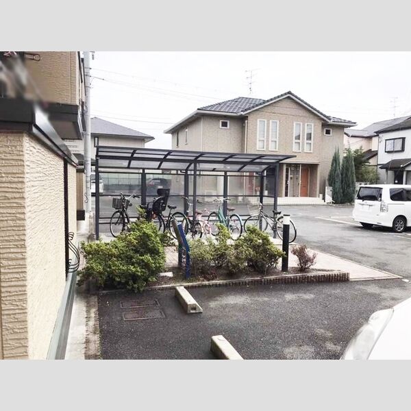 現地周辺 (駐輪場)