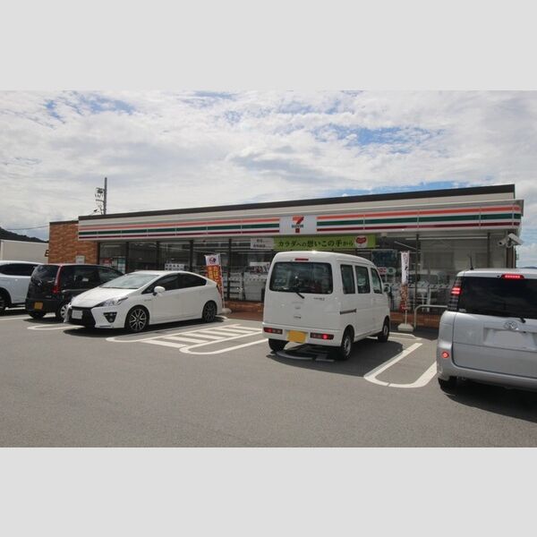 現地周辺 (セブンイレブン橿原四条町店(770m))