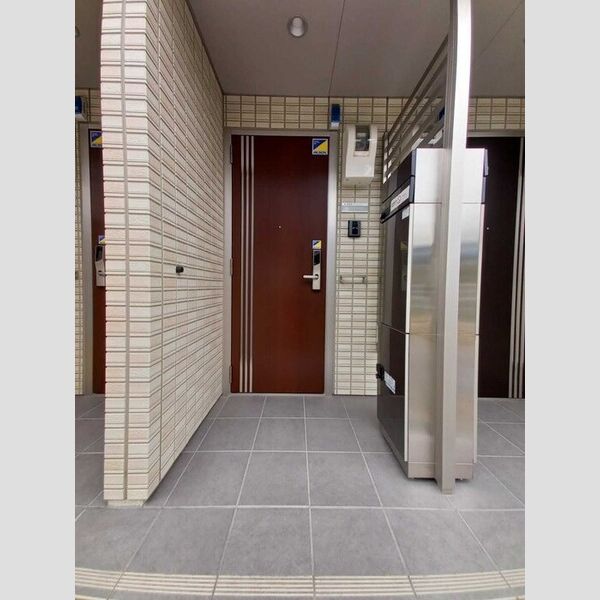 エントランス (エントランス)