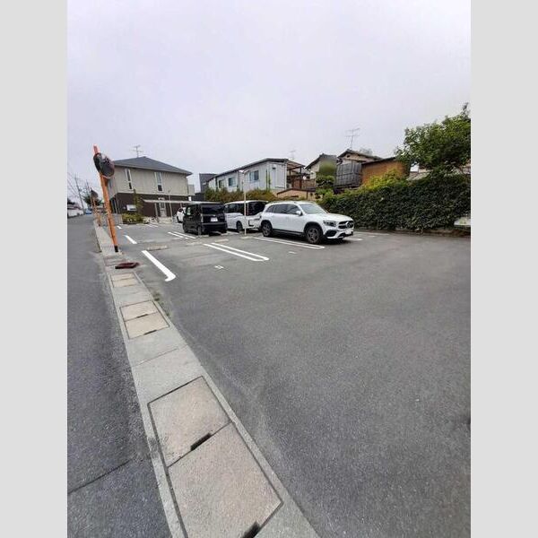 駐車場 (駐車場)