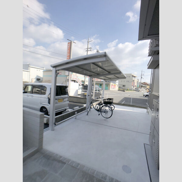 現地周辺 (駐輪場)