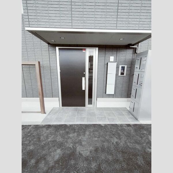 エントランス (エントランス)