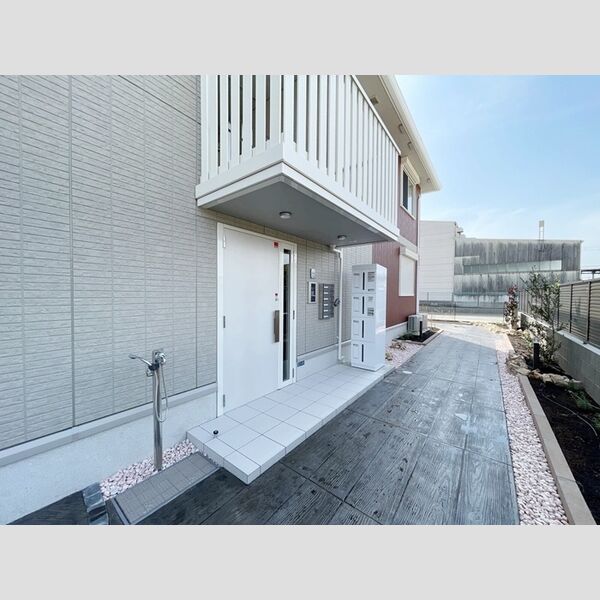 エントランス (エントランス)