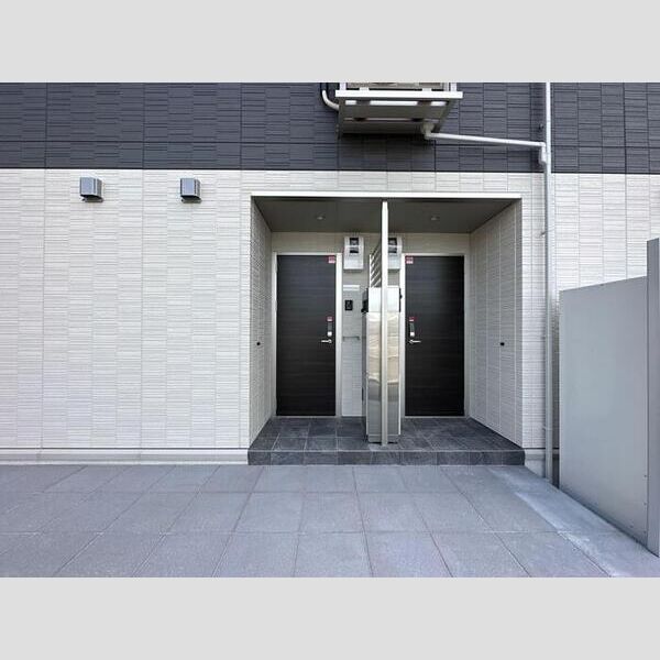 エントランス (エントランス)