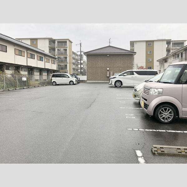 駐車場 (駐車場)