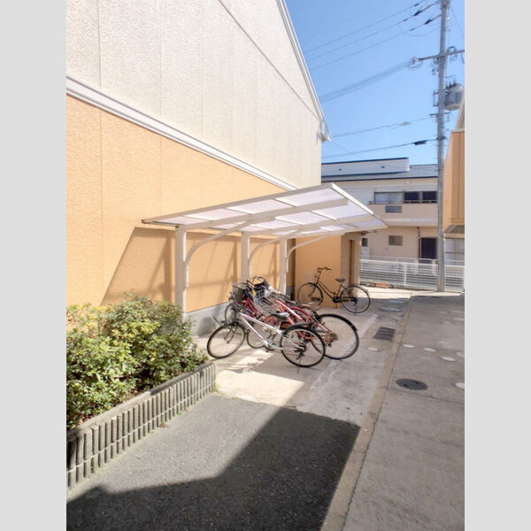 現地周辺 (駐輪場)