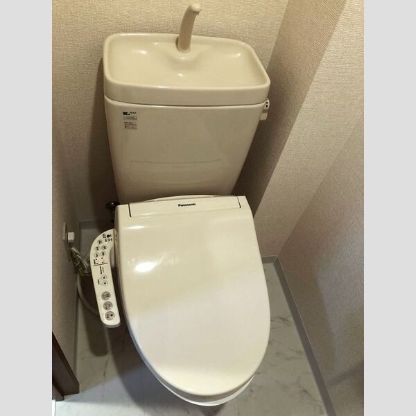 トイレ (温水洗浄便座)