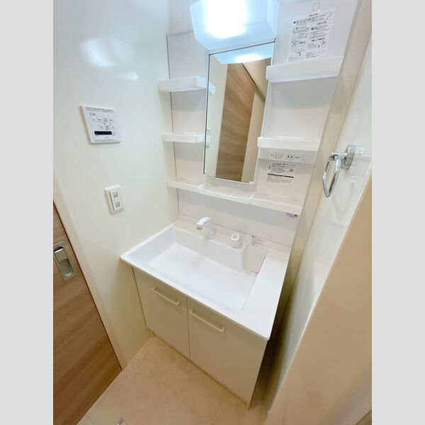 洗面所 (洗髪洗面化粧台)