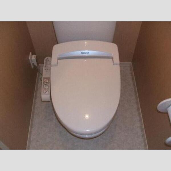 トイレ (トイレ)