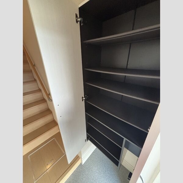 玄関 (玄関収納)