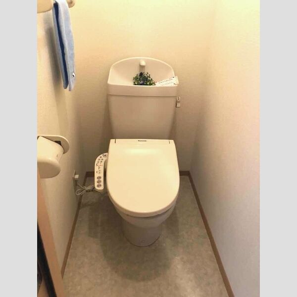 トイレ (温水洗浄便座)