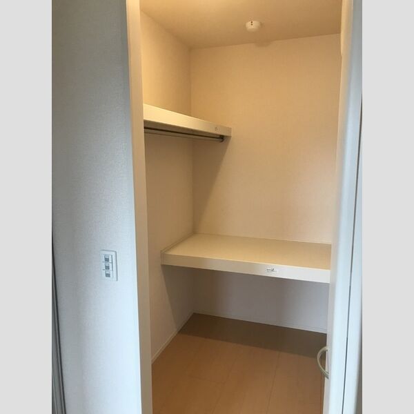 収納 (ウォークインクローゼット)