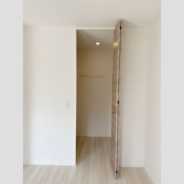 収納 (ウォーキングクローゼット)