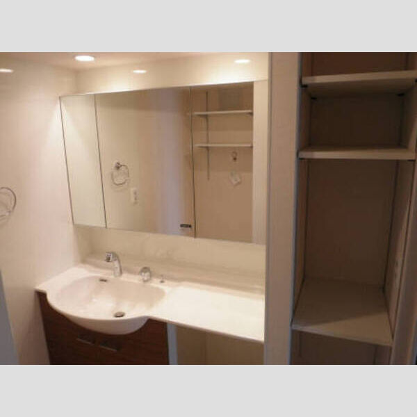 洗面所 (301 洗面)