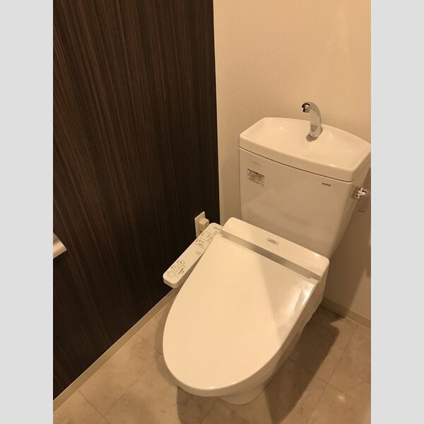 トイレ (温水洗浄暖房便座)