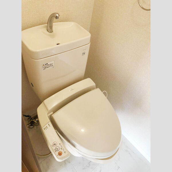 トイレ (温水洗浄便座)