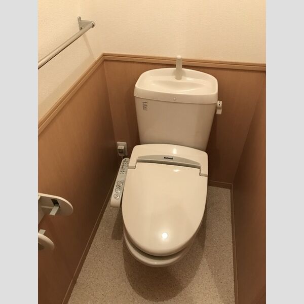 トイレ (温水洗浄暖房便座)