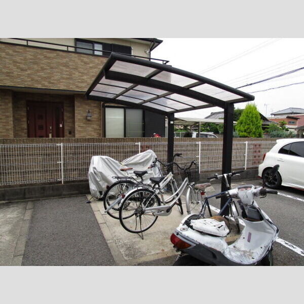 現地周辺 (駐輪場)