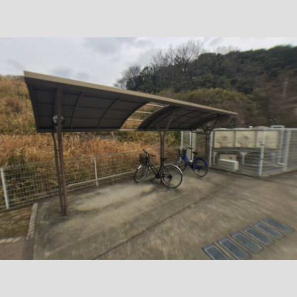 現地周辺 (駐輪場)