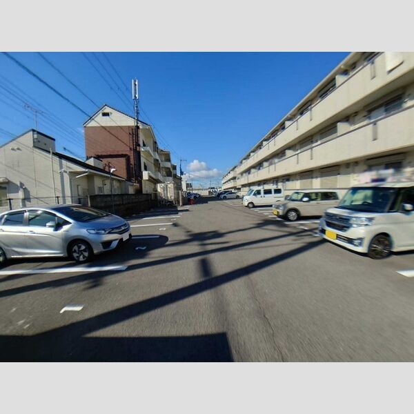 駐車場 (駐車場)