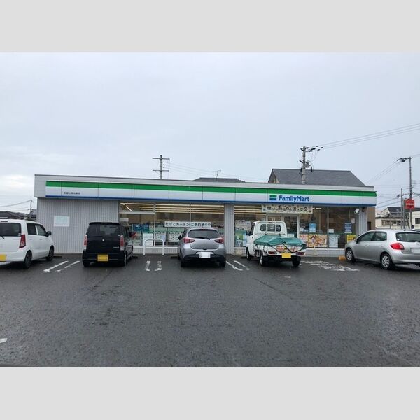 現地周辺 (ファミリEマート)