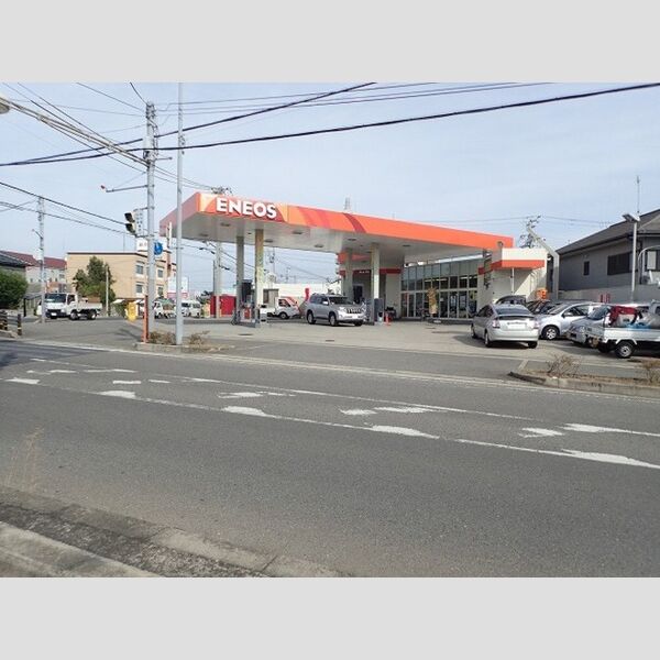 現地周辺 (ガソリンスタンド)