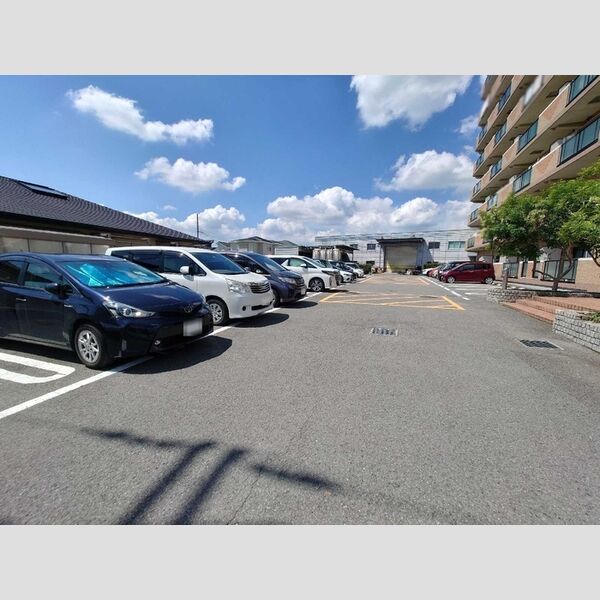 駐車場 (駐車場)