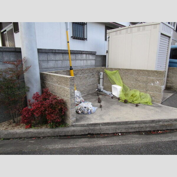 現地周辺 (ゴミ置き場)