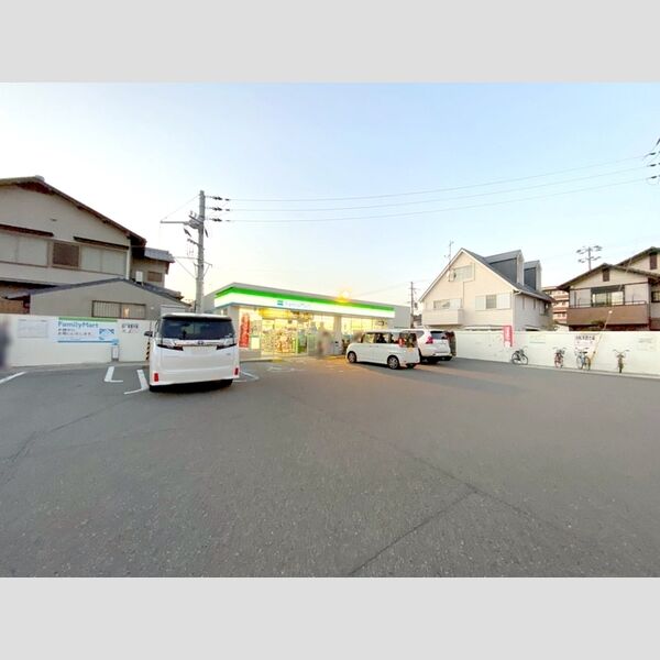現地周辺 (ファミリーマート)