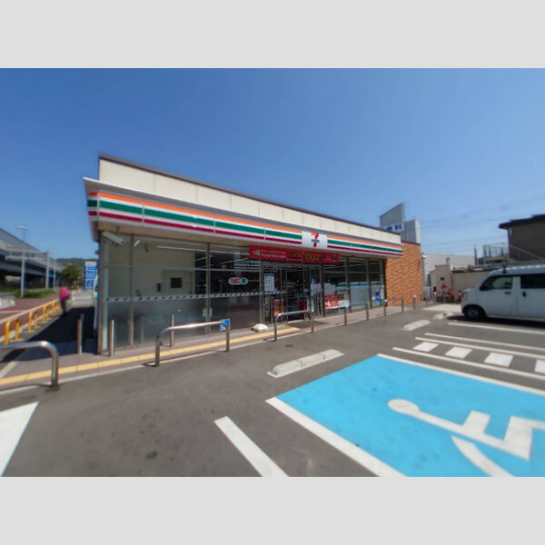 現地周辺 (セブンイレブン)