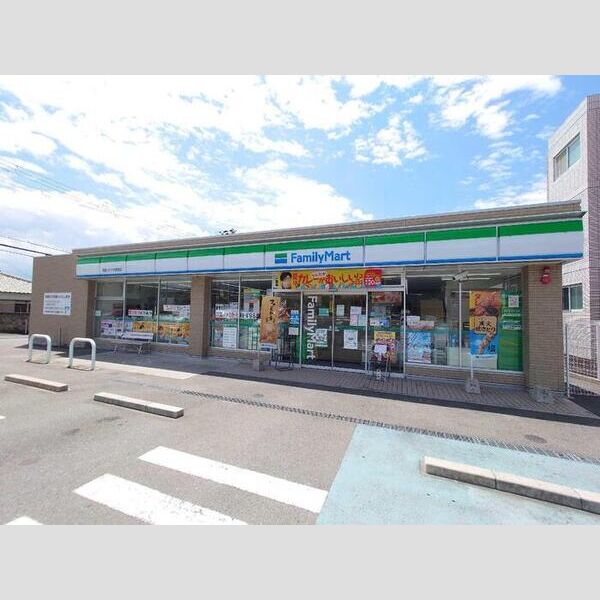 現地周辺 (ファミリーマート)