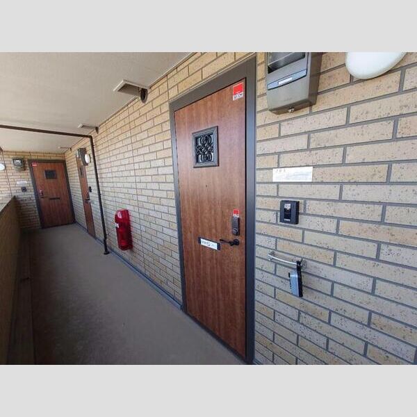 エントランス (エントランス)