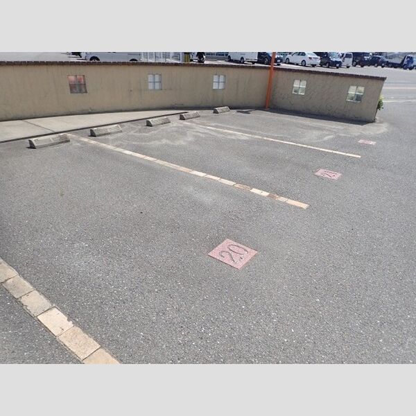 駐車場 (駐車場)