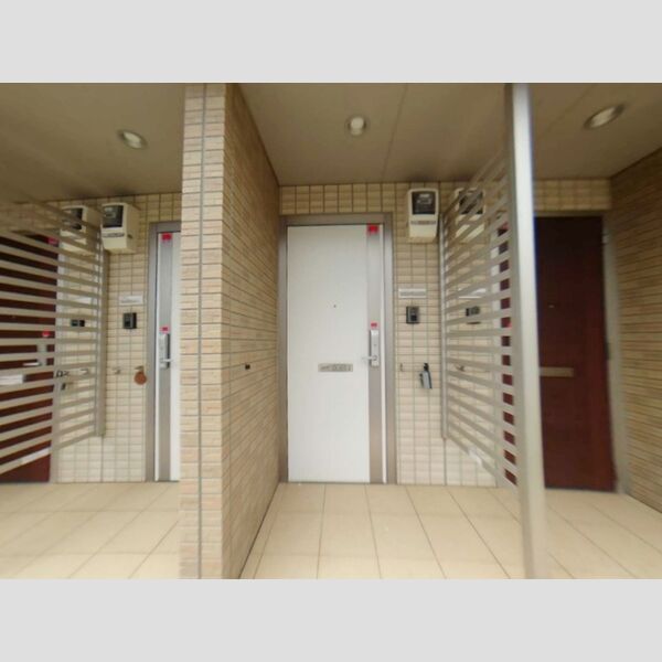 エントランス (エントランス)