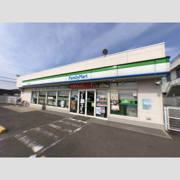 現地周辺 (ファミリーマート和歌山岡崎店)