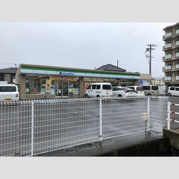 現地周辺 (ファミリーマート和歌山三葛店(854m))