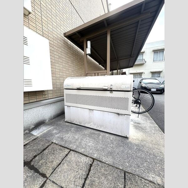 現地周辺 (ご入居者様専用ダストボックス)