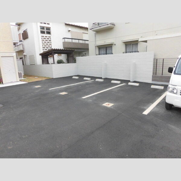 駐車場 (駐車場)