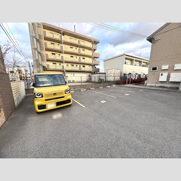 駐車場 (敷地内駐車場)