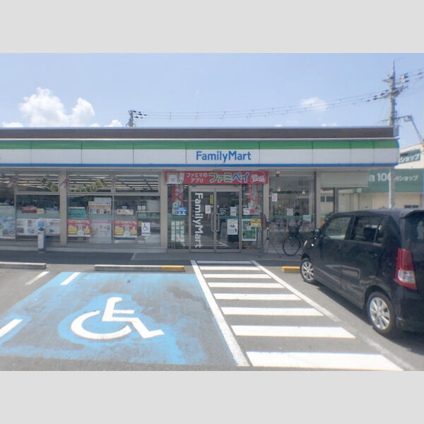 現地周辺 (ファミリーマート岩出川尻店)