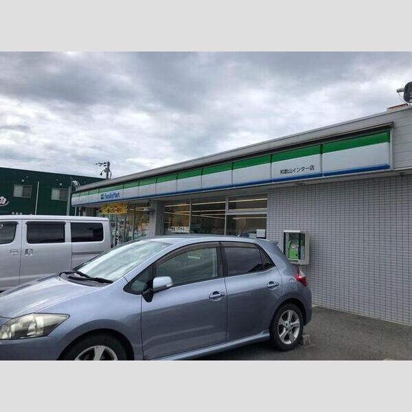 現地周辺 (ファミリーマート和歌山インター店)